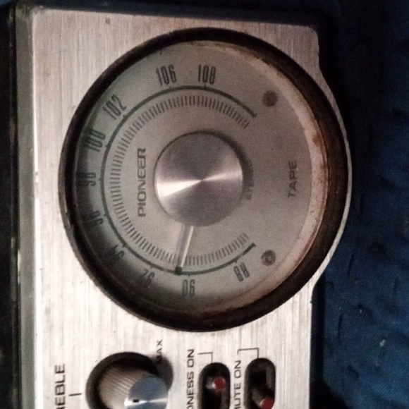 Pioneer KP500 radio - Picture 2 of 3